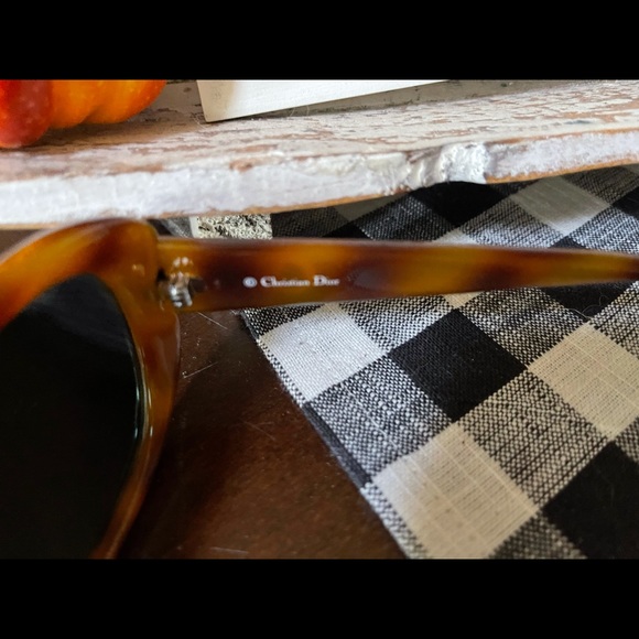 Dior sunglasses with out the case main image 5